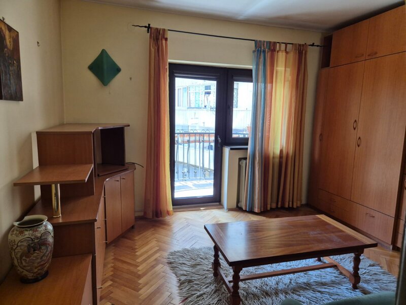 Decebal, Muncii cu vedere pe spate, apartament 3 camere