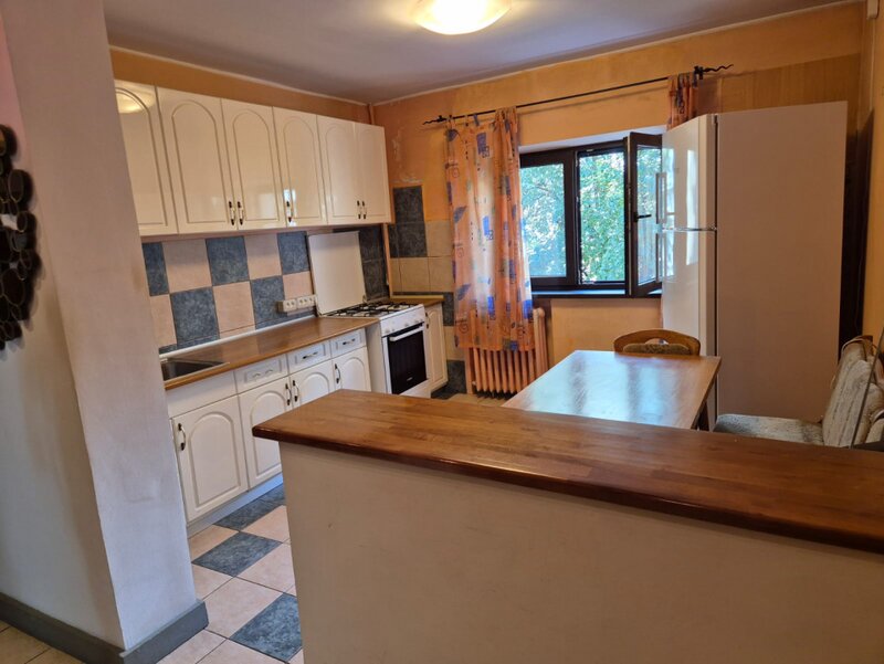 Decebal, Muncii cu vedere pe spate, apartament 3 camere