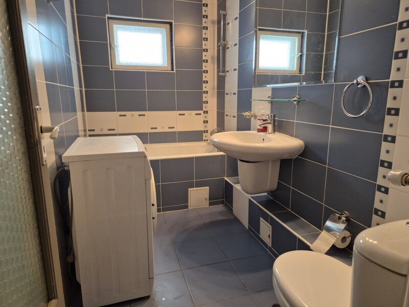 Decebal, Muncii cu vedere pe spate, apartament 3 camere