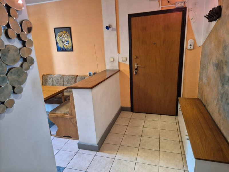 Decebal, Muncii cu vedere pe spate, apartament 3 camere